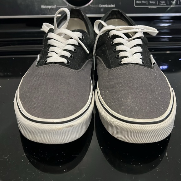 Vans - Picture 4 of 5